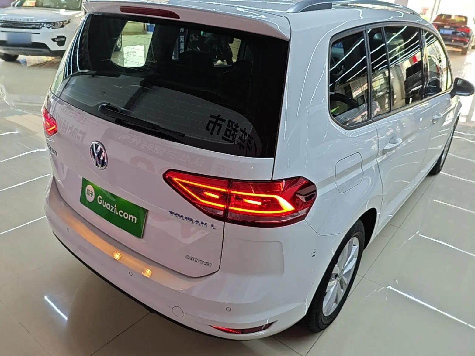 Volkswagen Touran 2018 Volkswagen Touran L 280TSI DSG Comfort Edition 7 Seats China V Emission Standard — миниатюра 6
