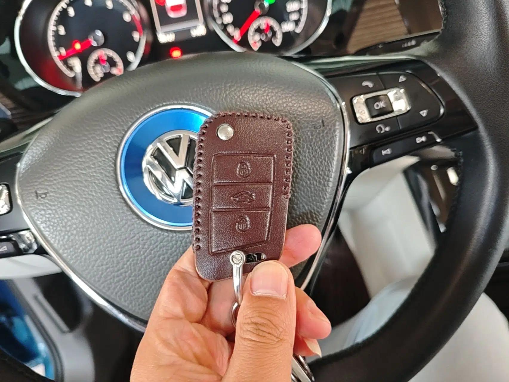 Volkswagen Touran 2018 Volkswagen Touran L 280TSI DSG Luxury Edition 6-seater — миниатюра 12