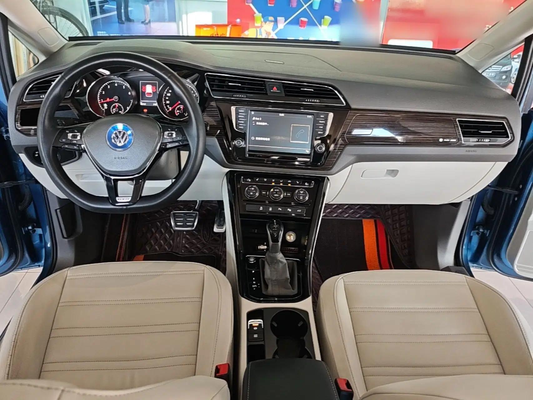 Volkswagen Touran 2018 Volkswagen Touran L 280TSI DSG Luxury Edition 6-seater — миниатюра 13