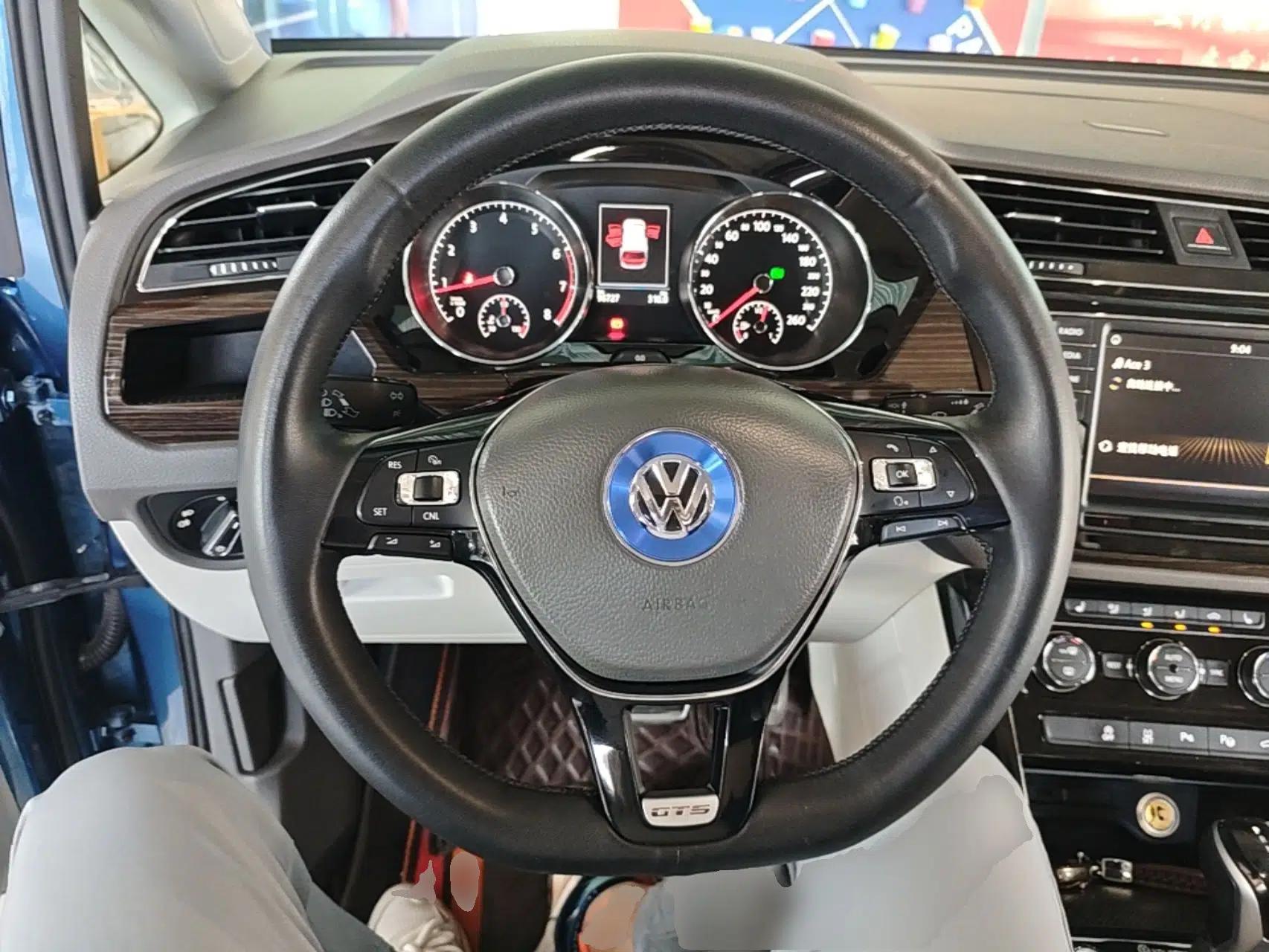 Volkswagen Touran 2018 Volkswagen Touran L 280TSI DSG Luxury Edition 6-seater — миниатюра 14