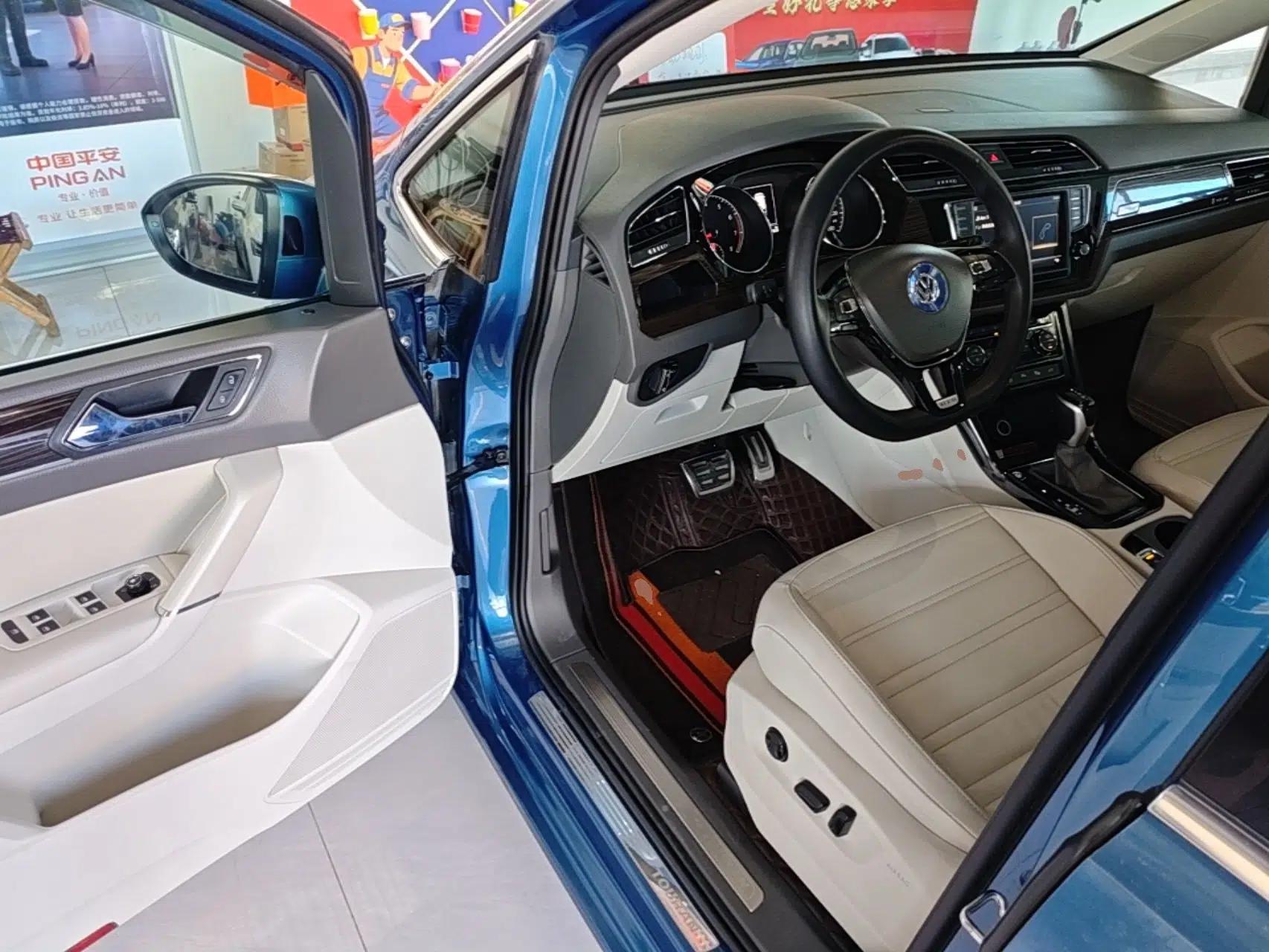 Volkswagen Touran 2018 Volkswagen Touran L 280TSI DSG Luxury Edition 6-seater — миниатюра 19