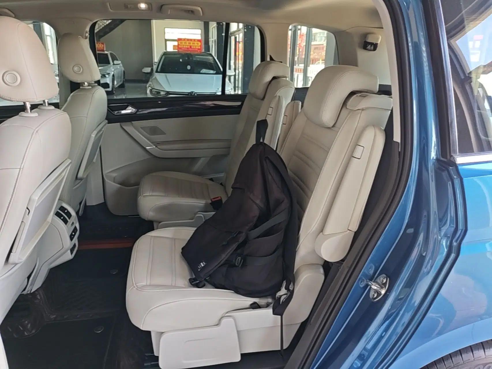 Volkswagen Touran 2018 Volkswagen Touran L 280TSI DSG Luxury Edition 6-seater — миниатюра 20