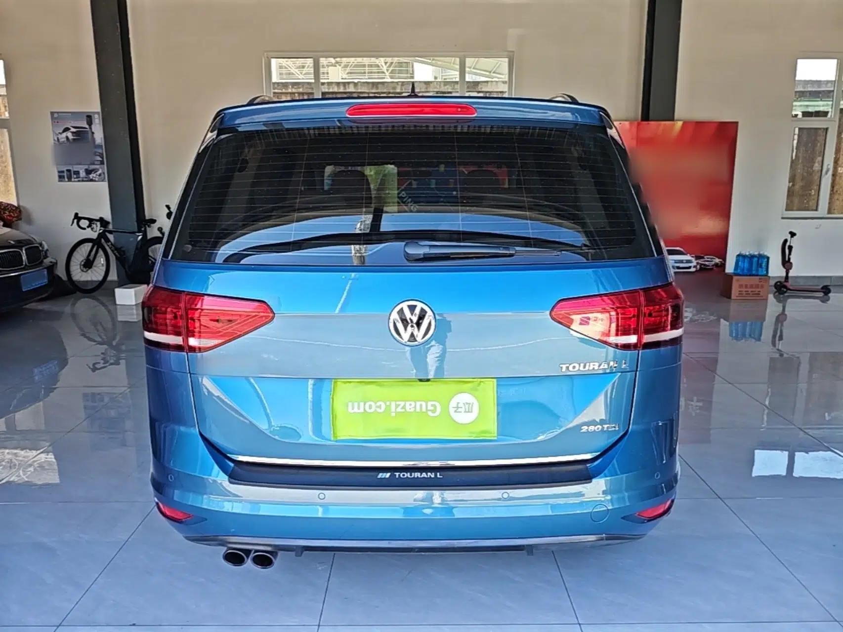 Volkswagen Touran 2018 Volkswagen Touran L 280TSI DSG Luxury Edition 6-seater — миниатюра 5