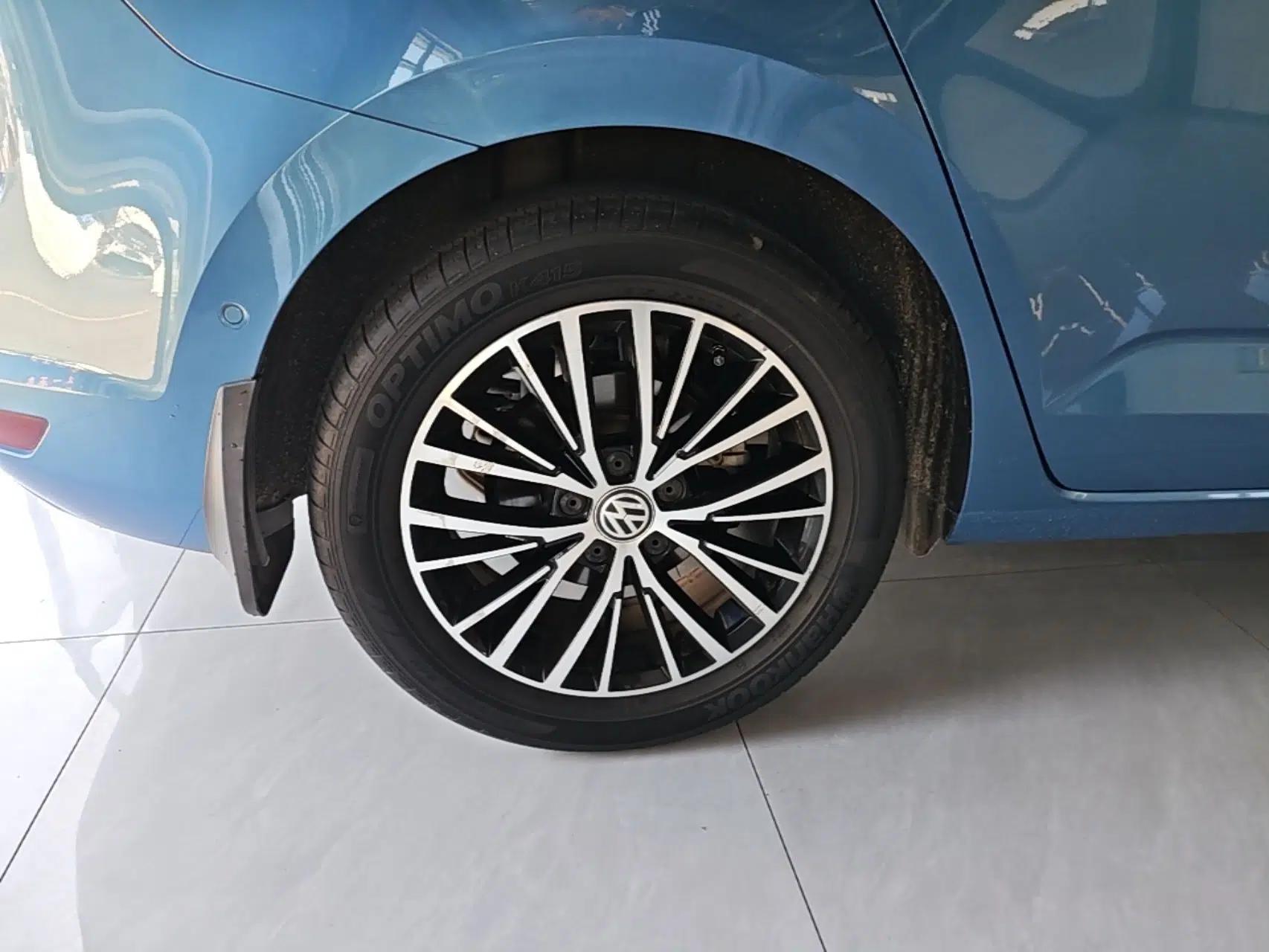 Volkswagen Touran 2018 Volkswagen Touran L 280TSI DSG Luxury Edition 6-seater — миниатюра 10