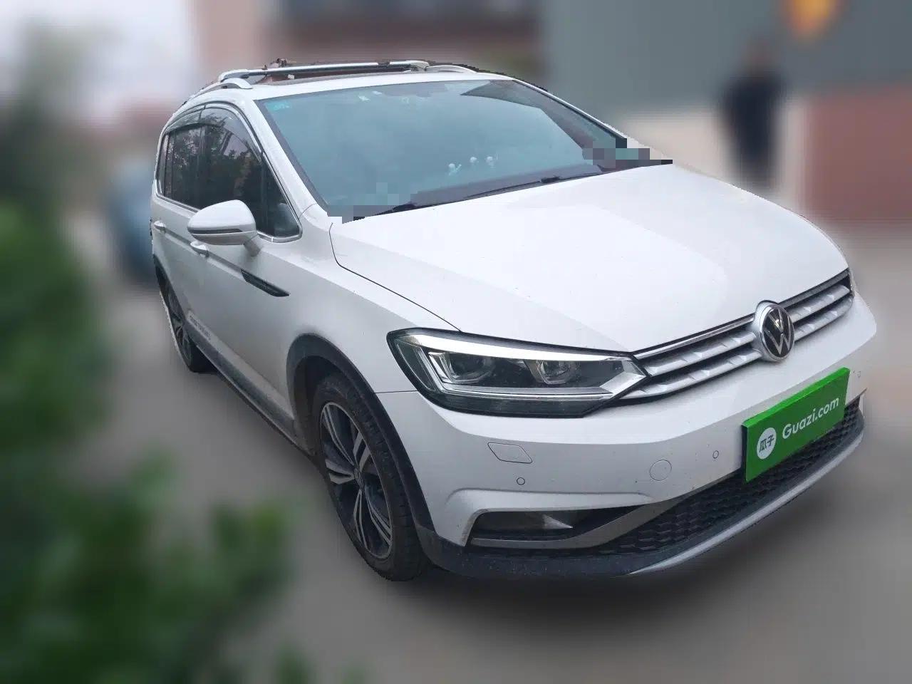 Volkswagen Touran 2021 Volkswagen Touran L 280TSI DSG Boundary Edition 7-Seater — миниатюра 3