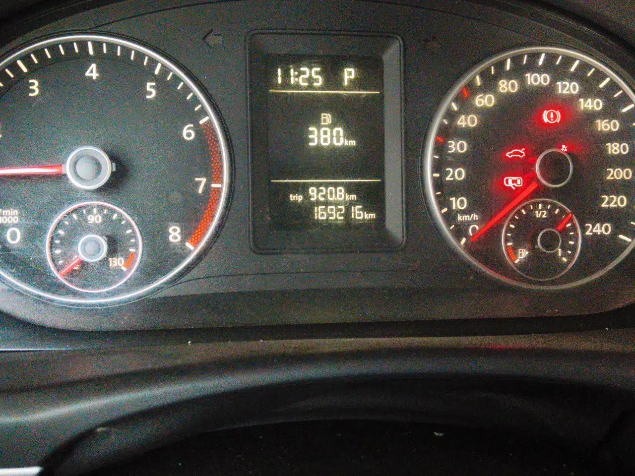 Volkswagen Touran 2011 1.4T DSG Zhiya Edition 5 Seats — миниатюра 13