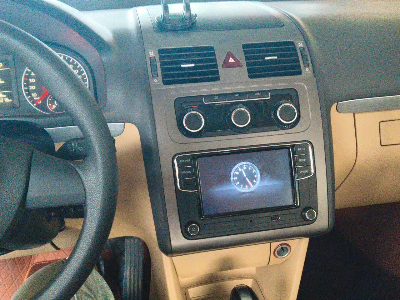Volkswagen Touran 2011 1.4T DSG Zhiya Edition 5 Seats — миниатюра 14