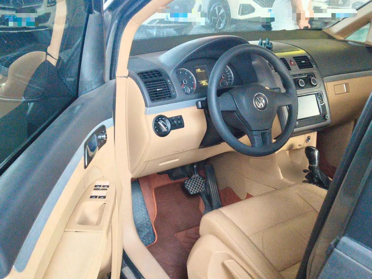 Volkswagen Touran 2011 1.4T DSG Zhiya Edition 5 Seats — миниатюра 17