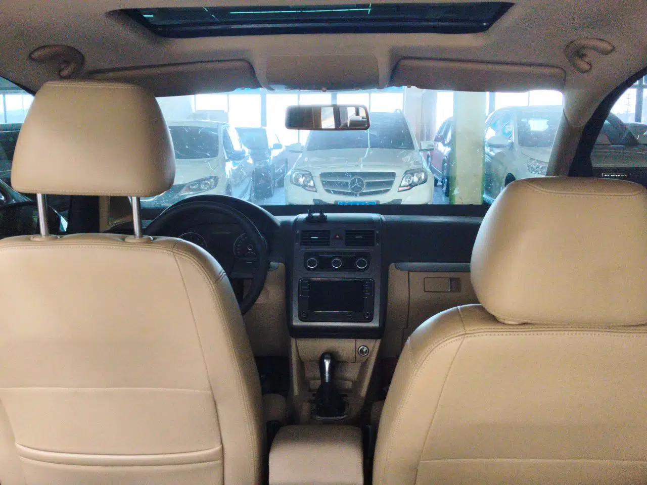 Volkswagen Touran 2011 1.4T DSG Zhiya Edition 5 Seats — миниатюра 19