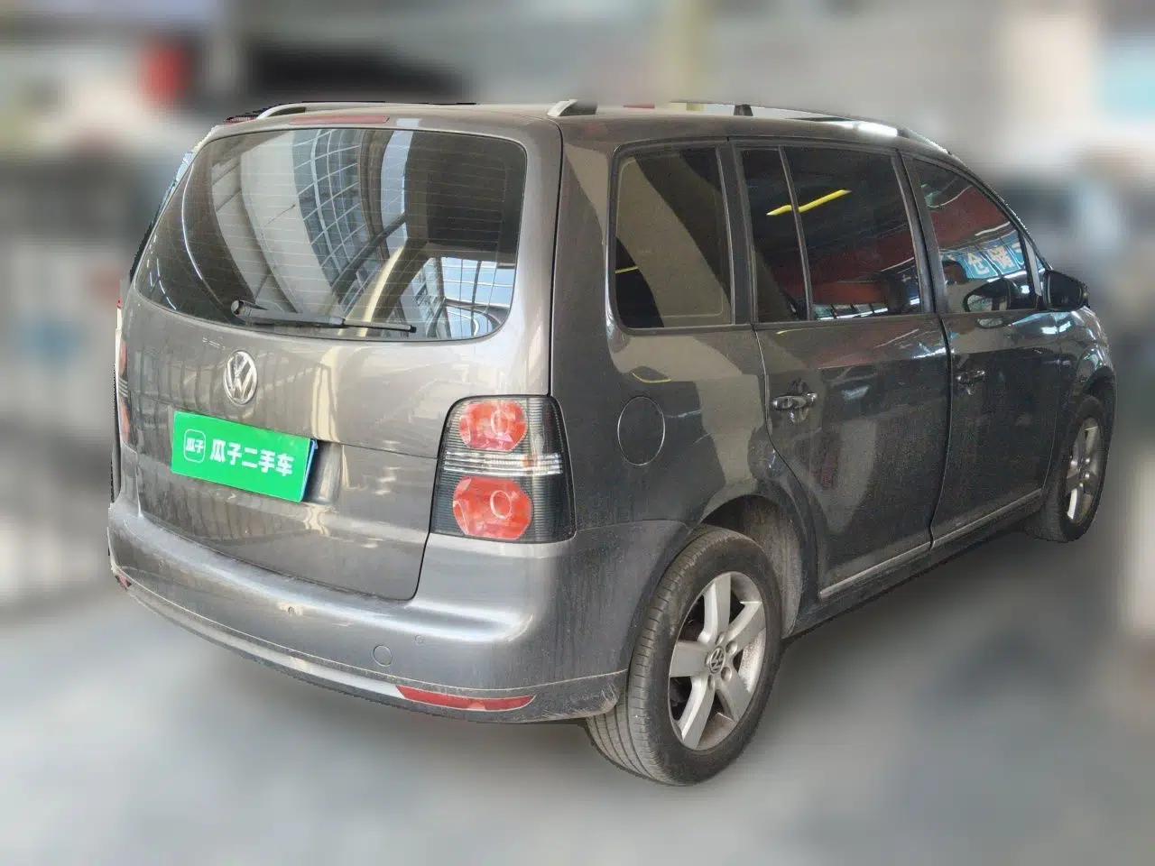 Volkswagen Touran 2011 1.4T DSG Zhiya Edition 5 Seats — миниатюра 6