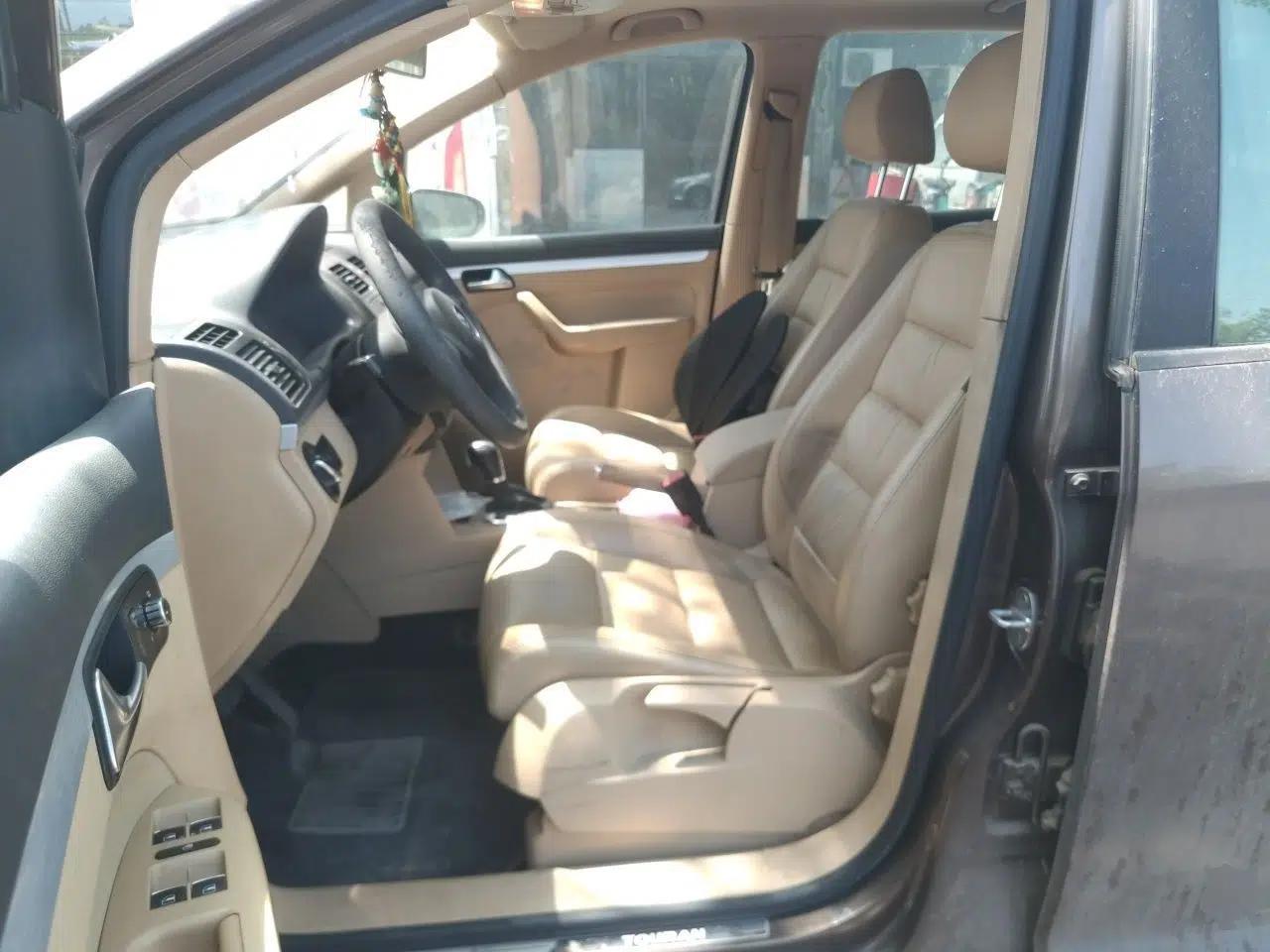 Volkswagen Touran 2011 1.4T DSG Zhiya Edition 5 Seats — миниатюра 16