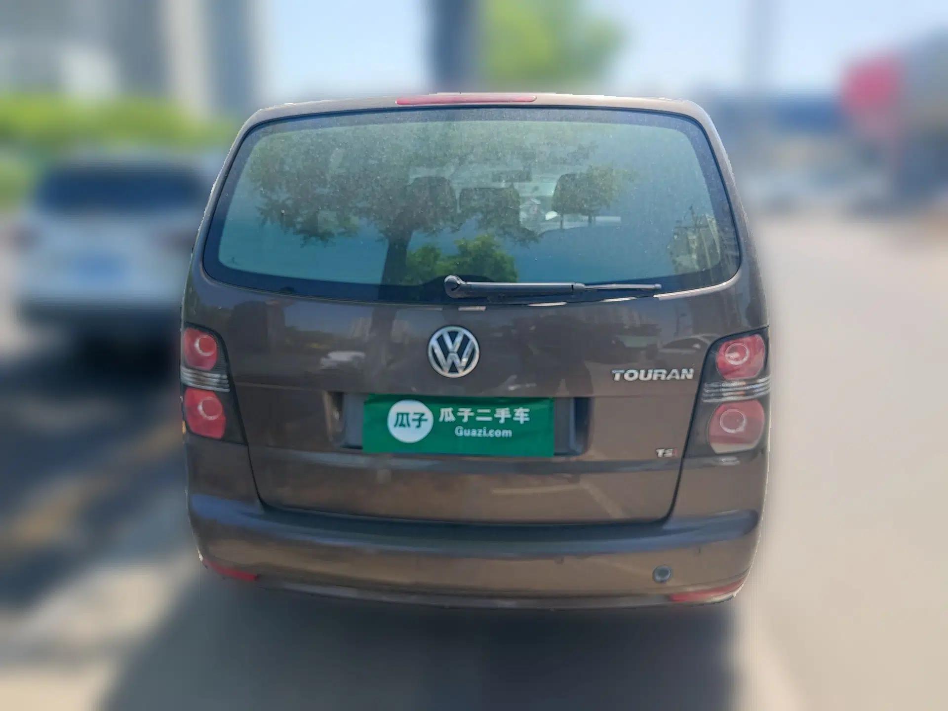 Volkswagen Touran 2011 1.4T DSG Zhiya Edition 5 Seats — миниатюра 5