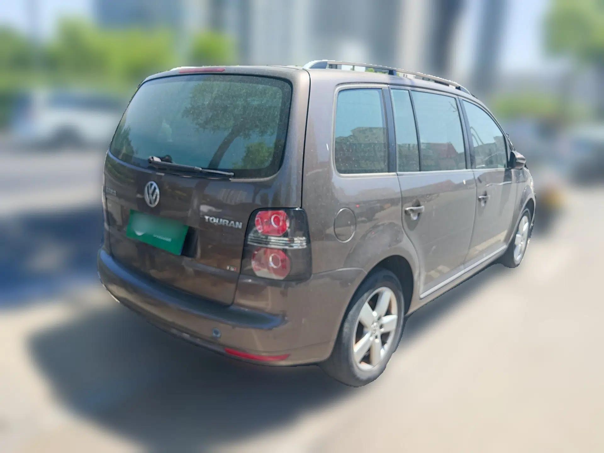 Volkswagen Touran 2011 1.4T DSG Zhiya Edition 5 Seats — миниатюра 6