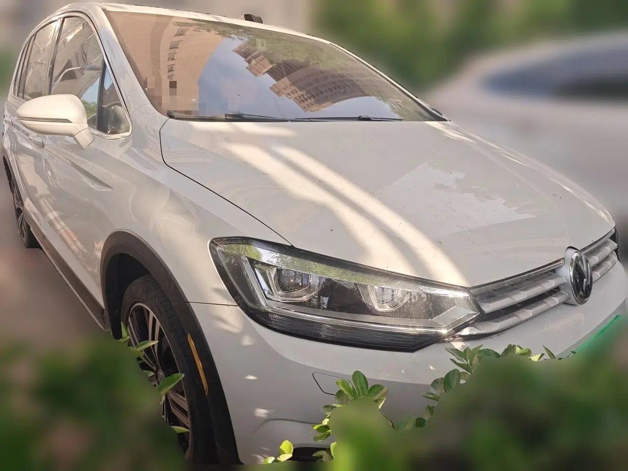 Volkswagen Touran 2021 Volkswagen Touran L 280TSI DSG Boundary Edition 7-Seater — миниатюра 3