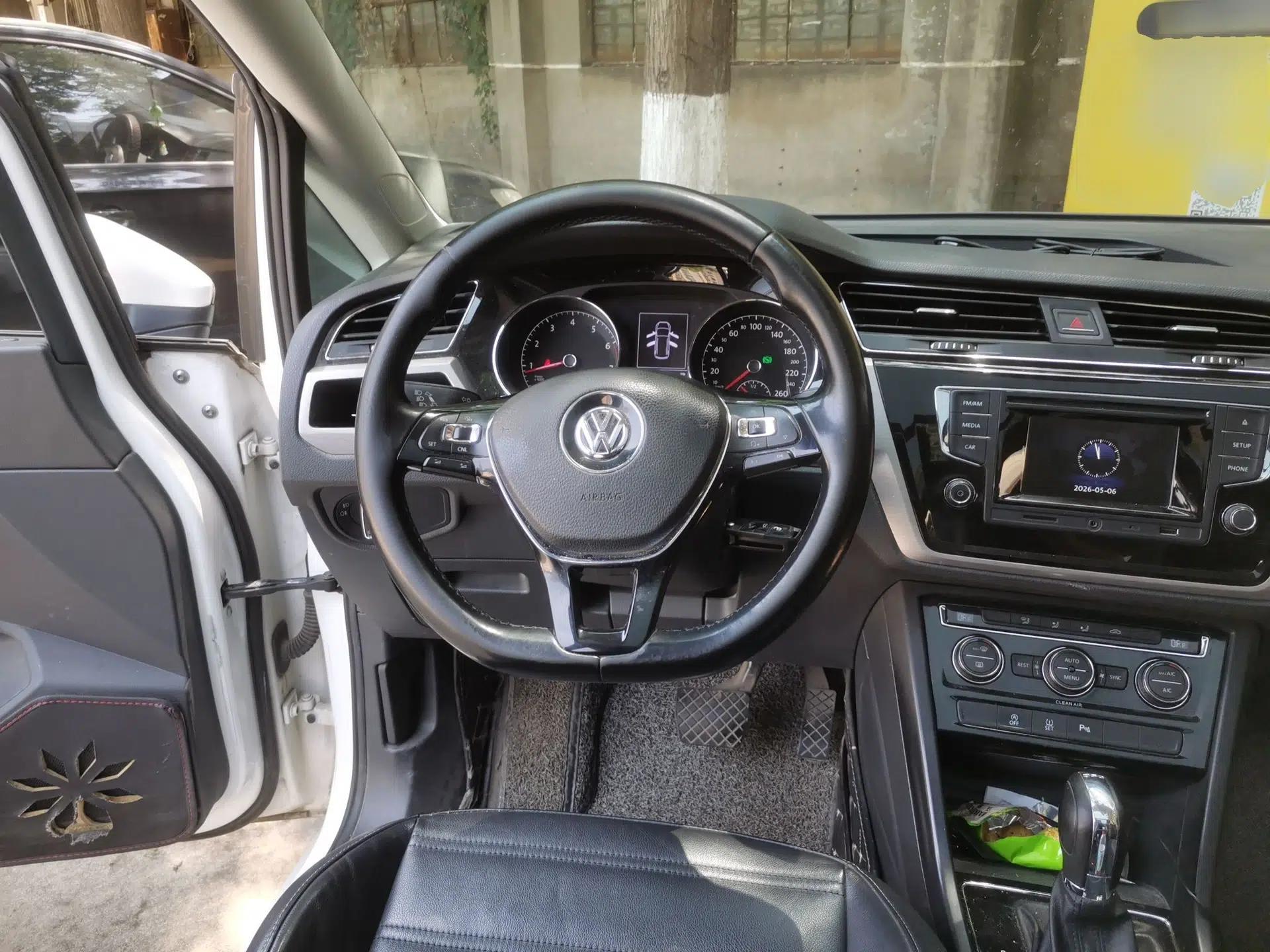 Volkswagen Touran 2016 Volkswagen Touran L 280TSI DSG Comfort Edition — миниатюра 11