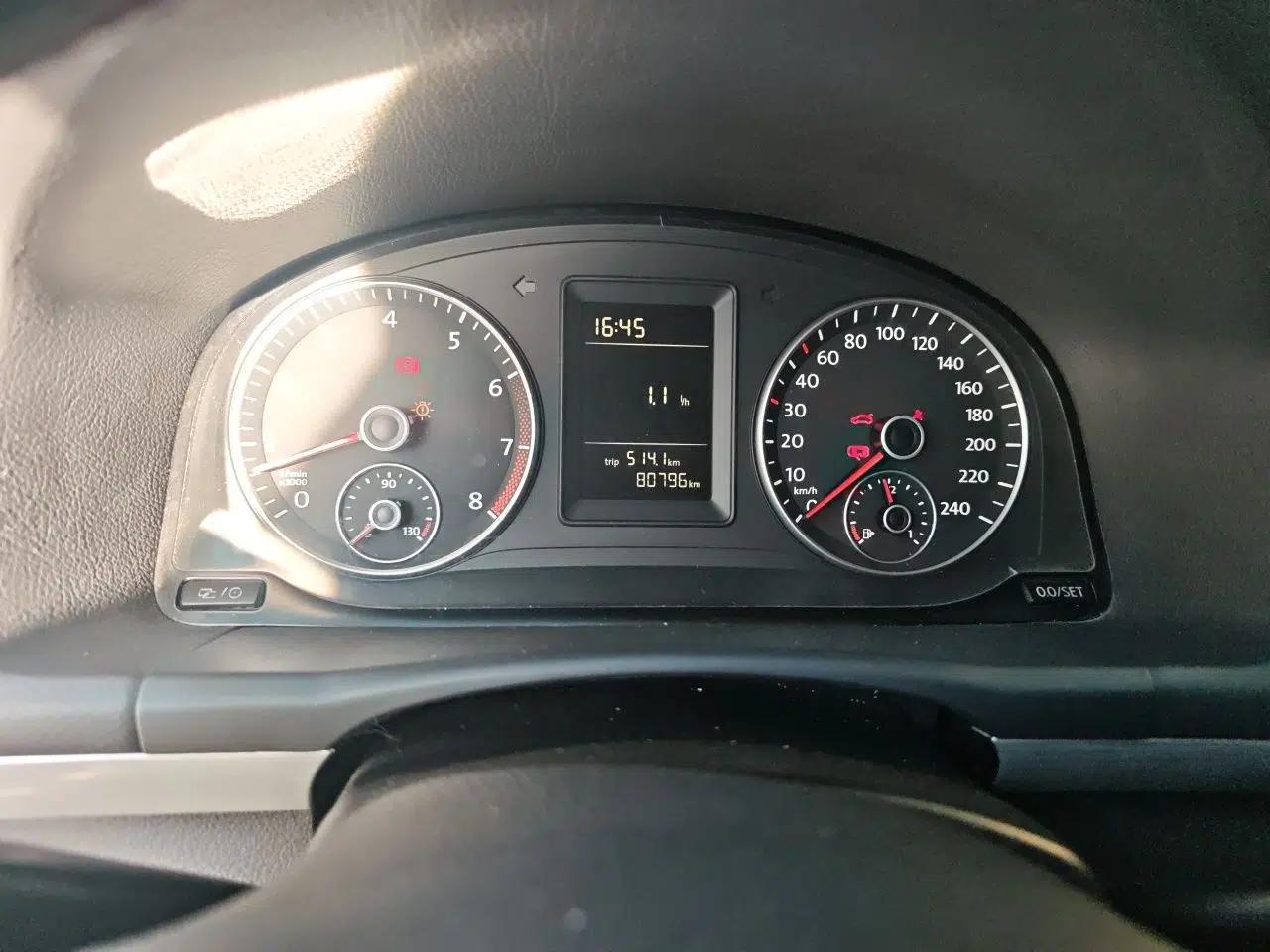 Volkswagen Touran 2015 1.4T Manual Fashion Edition 5-Seater — миниатюра 12