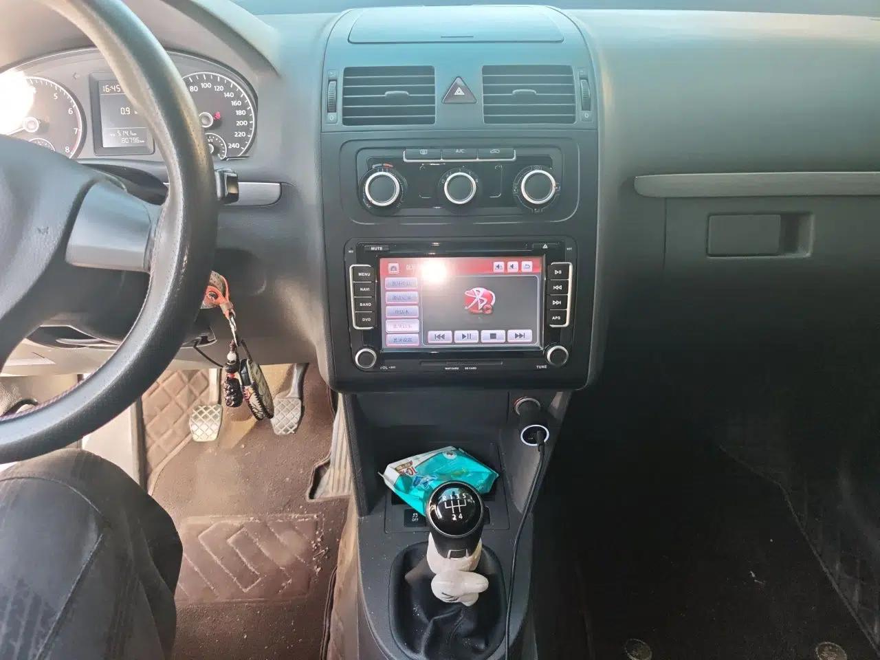 Volkswagen Touran 2015 1.4T Manual Fashion Edition 5-Seater — миниатюра 14