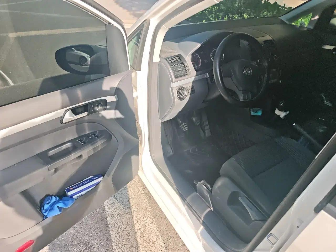 Volkswagen Touran 2015 1.4T Manual Fashion Edition 5-Seater — миниатюра 17