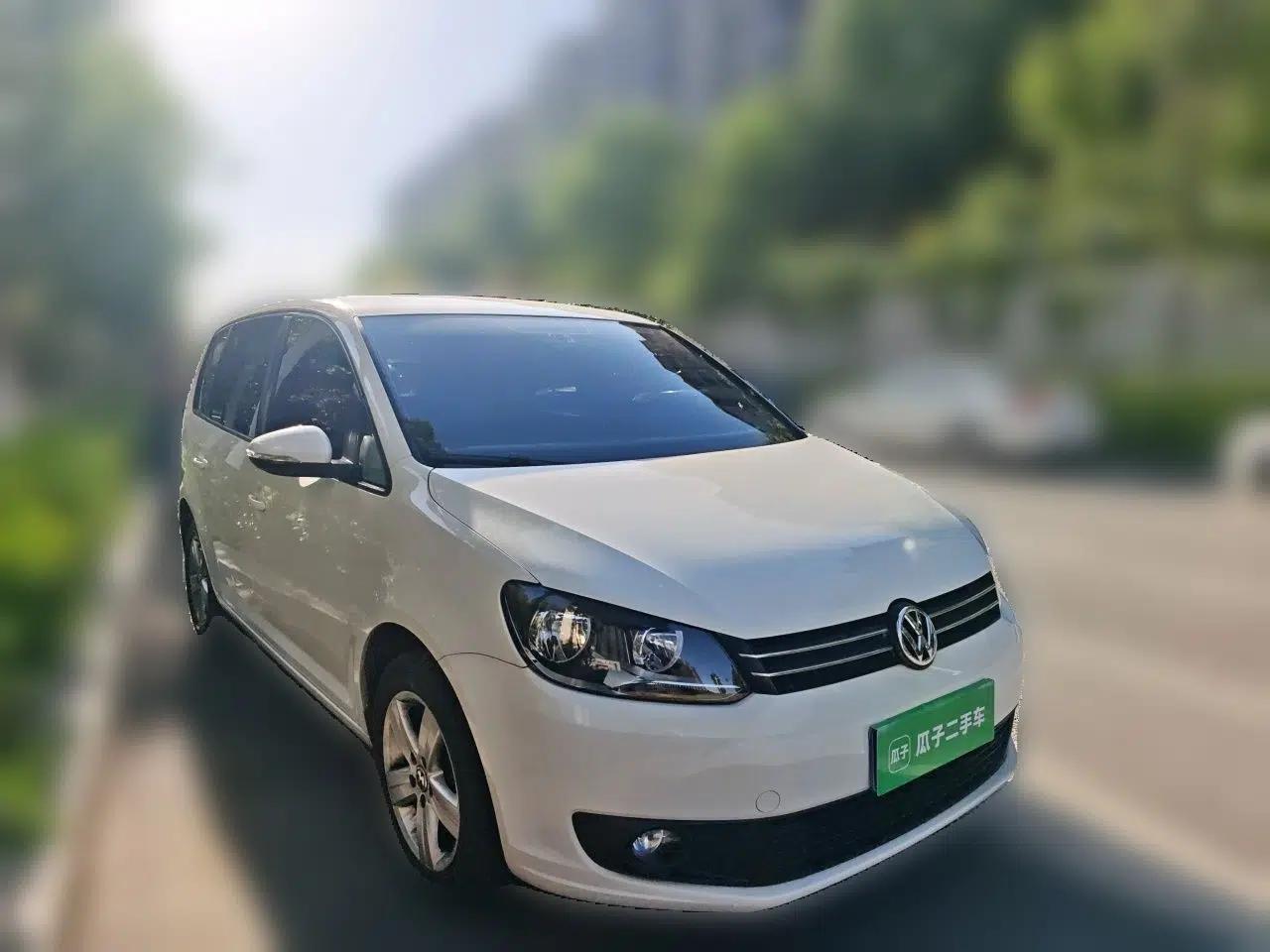 Volkswagen Touran 2015 1.4T Manual Fashion Edition 5-Seater — миниатюра 3