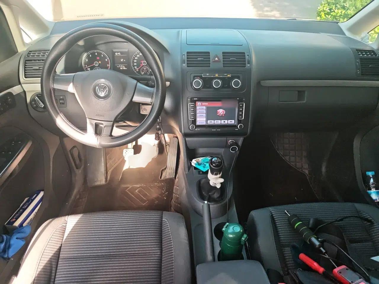 Volkswagen Touran 2015 1.4T Manual Fashion Edition 5-Seater — миниатюра 10