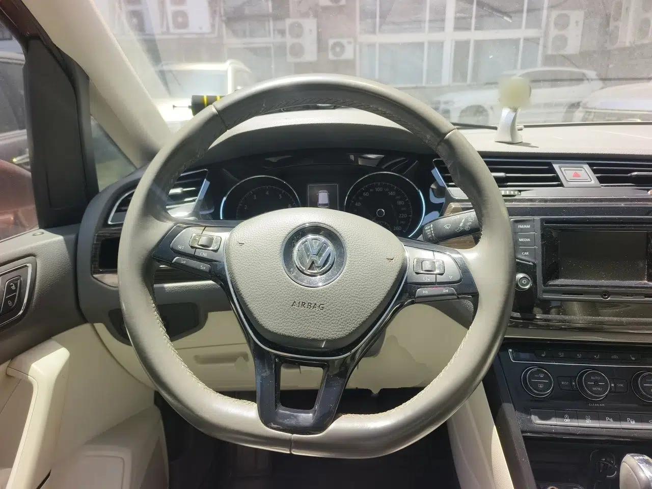 Volkswagen Touran 2016 Volkswagen Touran L 330TSI DSG Luxury Edition — миниатюра 11