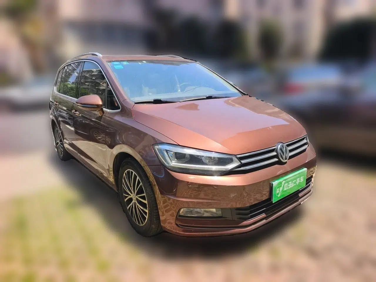 Volkswagen Touran 2016 Volkswagen Touran L 330TSI DSG Luxury Edition — миниатюра 3