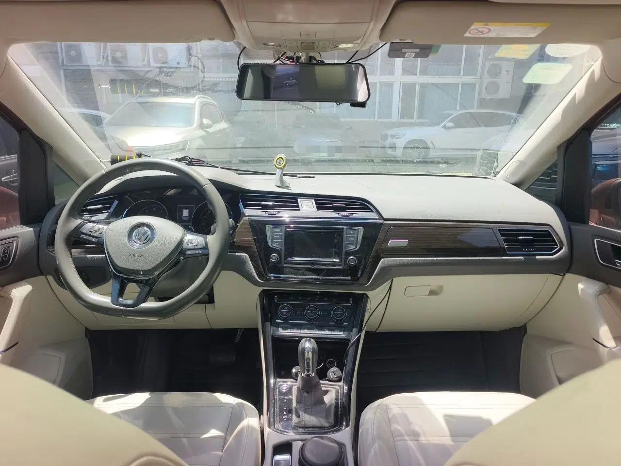 Volkswagen Touran 2016 Volkswagen Touran L 330TSI DSG Luxury Edition — миниатюра 10