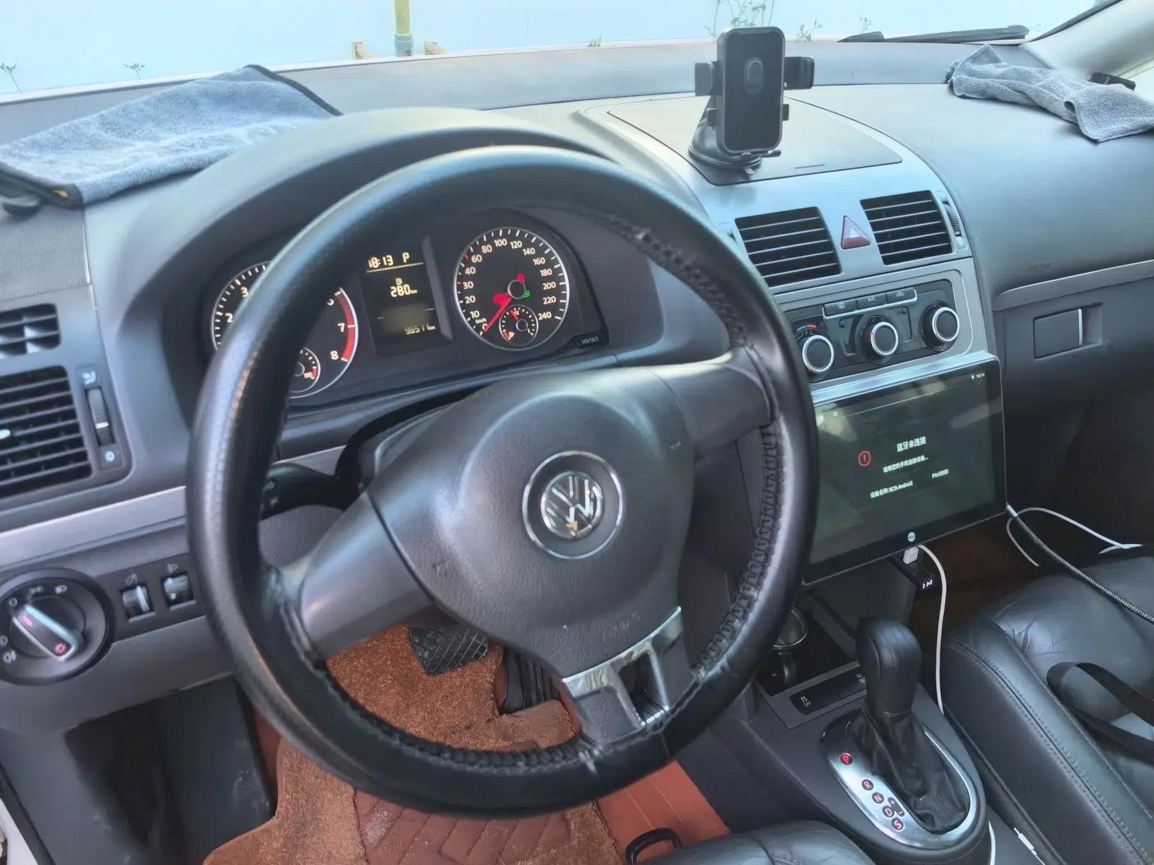 Volkswagen Touran 2013 1.4T DSG Comfort Edition 5-Seater — миниатюра 11