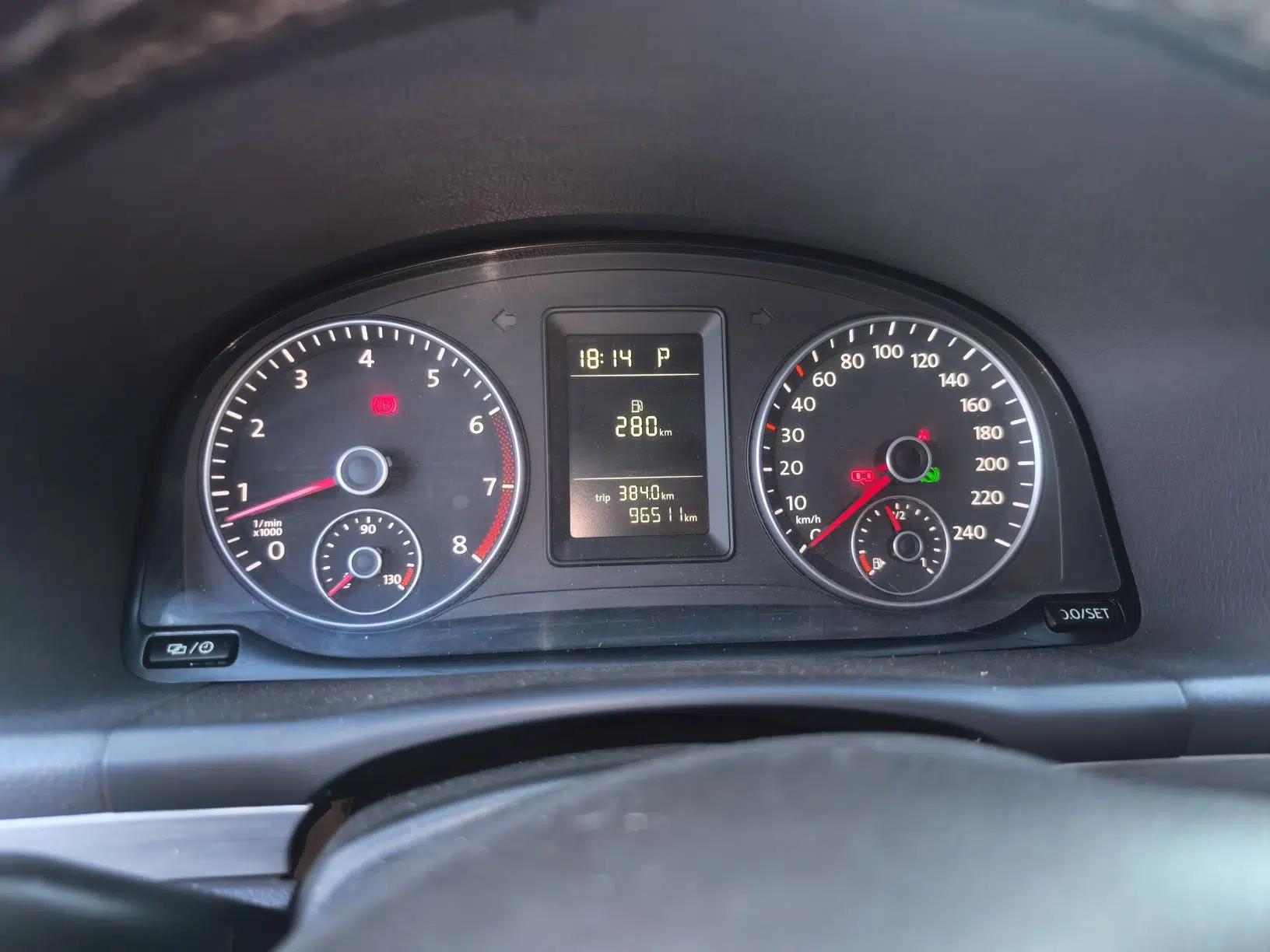 Volkswagen Touran 2013 1.4T DSG Comfort Edition 5-Seater — миниатюра 12