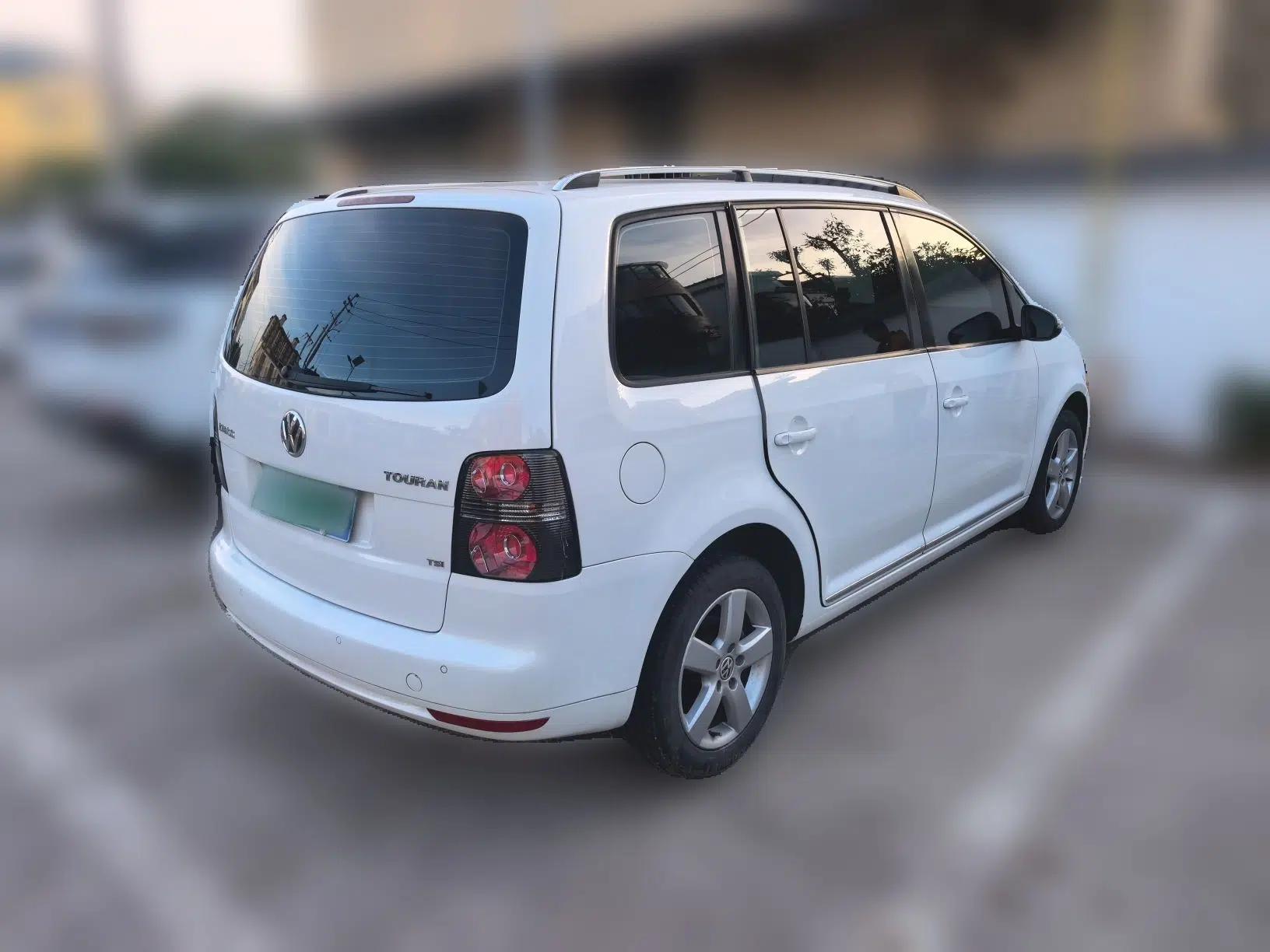 Volkswagen Touran 2013 1.4T DSG Comfort Edition 5-Seater — миниатюра 6