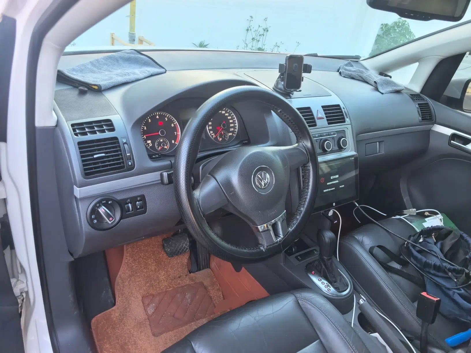 Volkswagen Touran 2013 1.4T DSG Comfort Edition 5-Seater — миниатюра 10