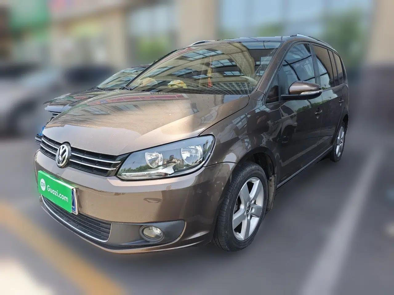 Volkswagen Touran 2011 1.4T DSG Zhiya Edition 5 Seats — миниатюра 1