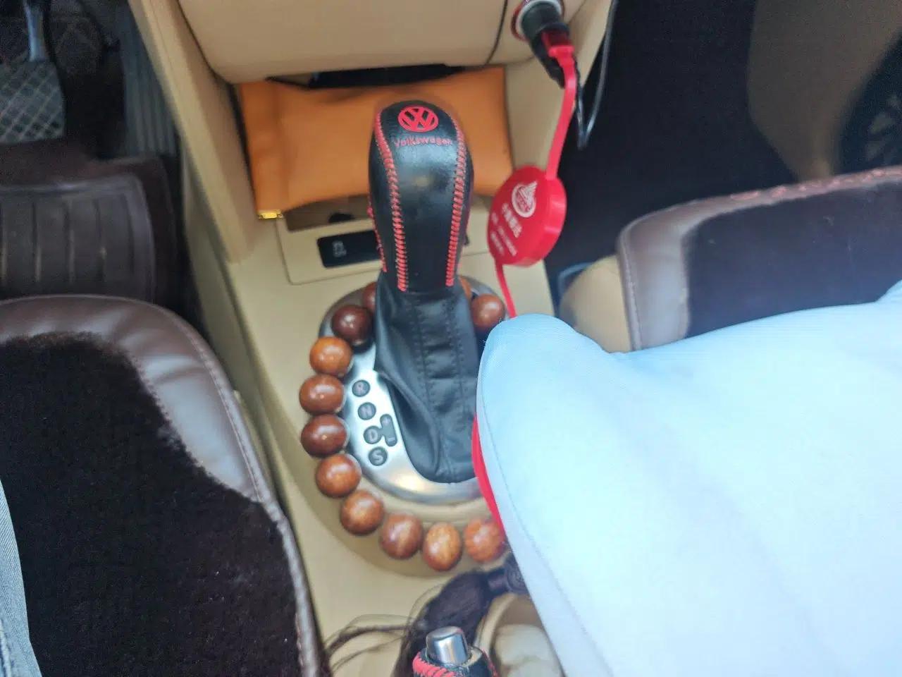 Volkswagen Touran 2011 1.4T DSG Zhiya Edition 5 Seats — миниатюра 15