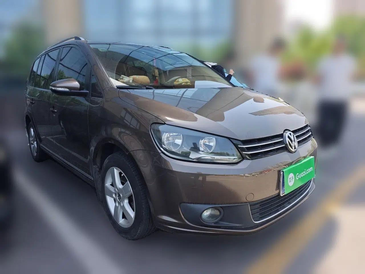 Volkswagen Touran 2011 1.4T DSG Zhiya Edition 5 Seats — миниатюра 3