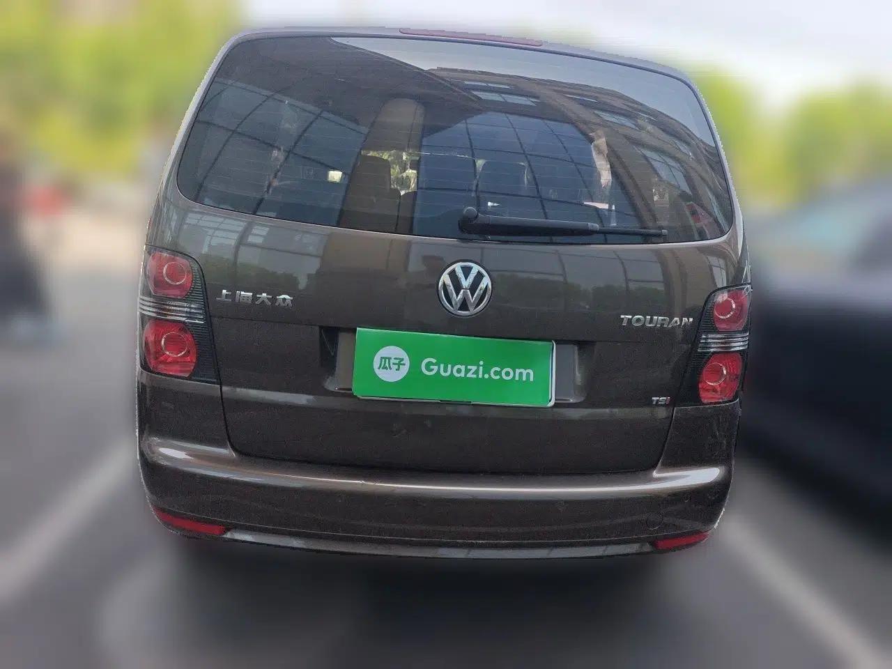Volkswagen Touran 2011 1.4T DSG Zhiya Edition 5 Seats — миниатюра 5