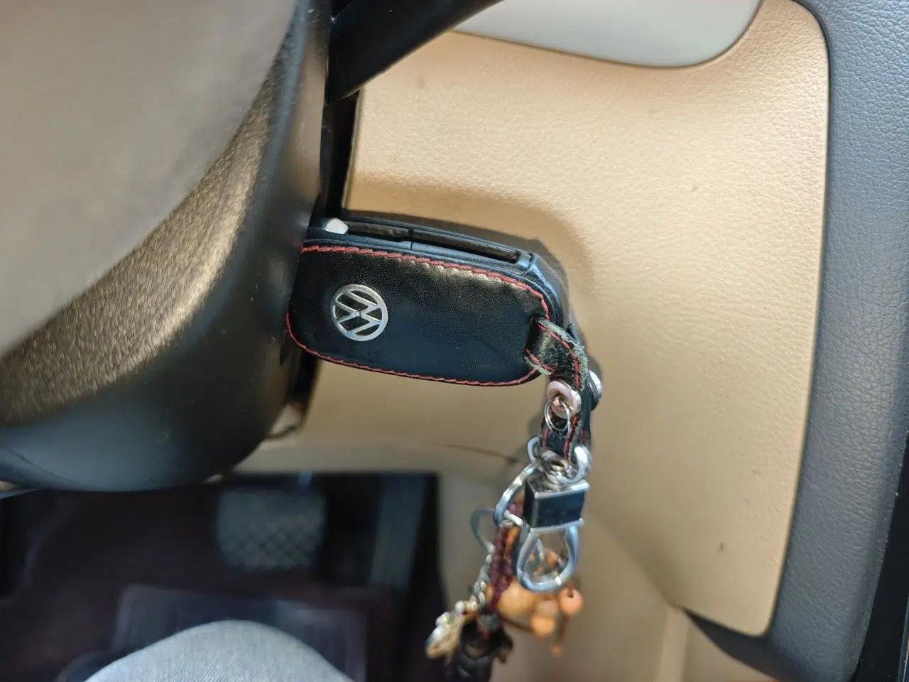 Volkswagen Touran 2011 1.4T DSG Zhiya Edition 5 Seats — миниатюра 9