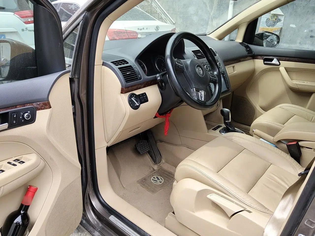 Volkswagen Touran 2011 1.4T DSG ZhiZhen Edition 5 Seats — миниатюра 17
