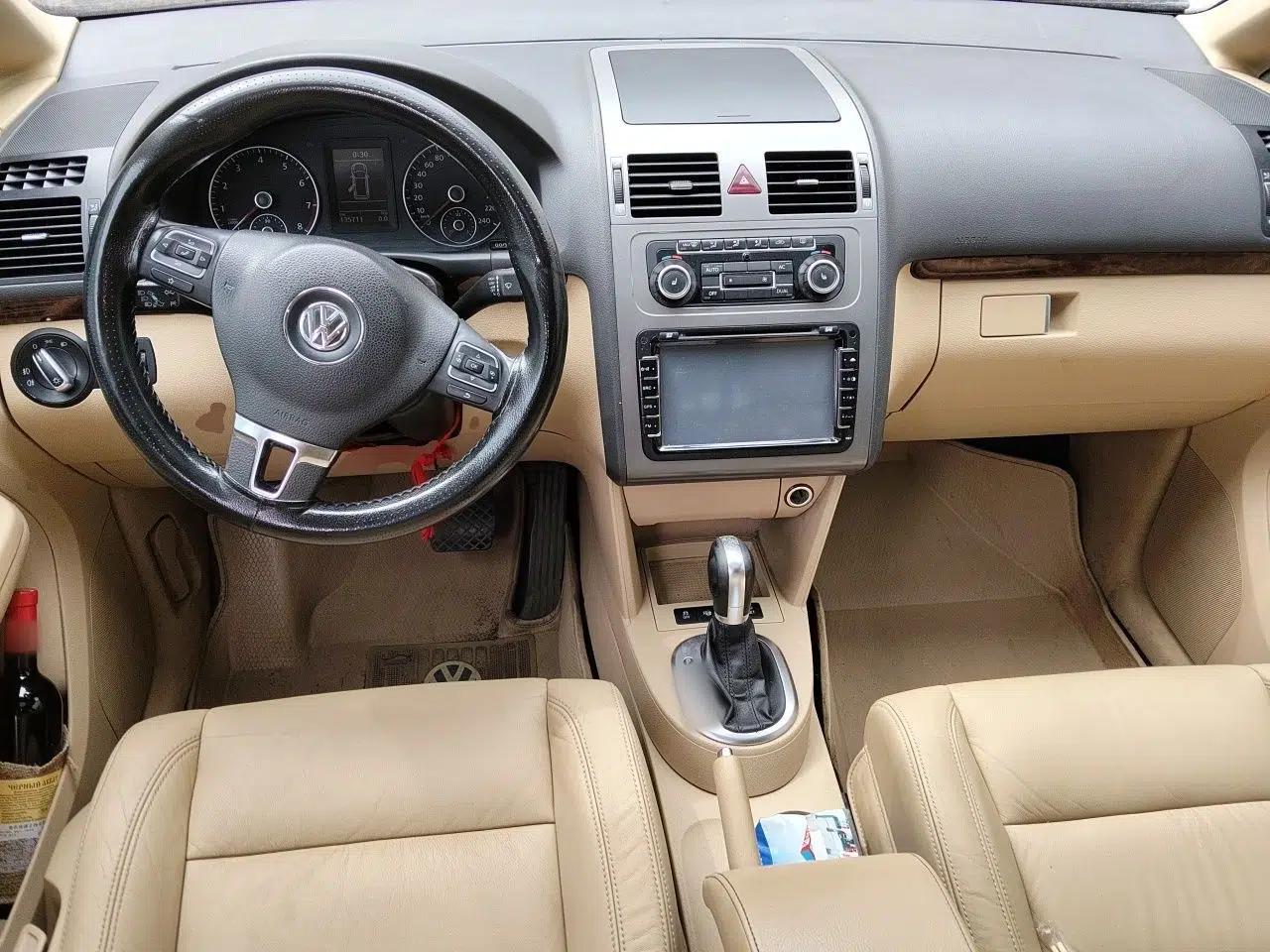Volkswagen Touran 2011 1.4T DSG ZhiZhen Edition 5 Seats — миниатюра 10