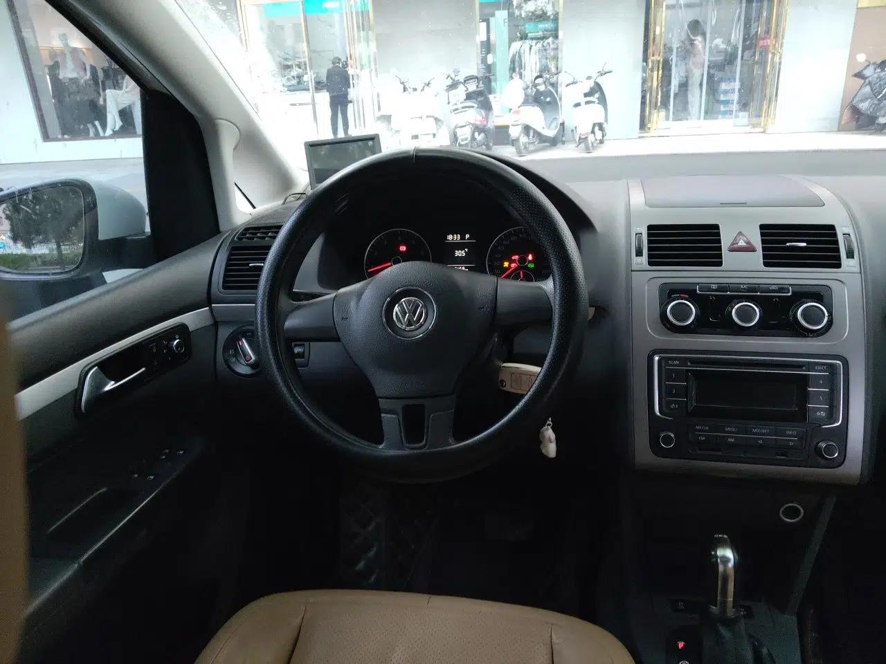 Volkswagen Touran 2013 1.4T DSG Comfort Edition 5-Seater — миниатюра 11