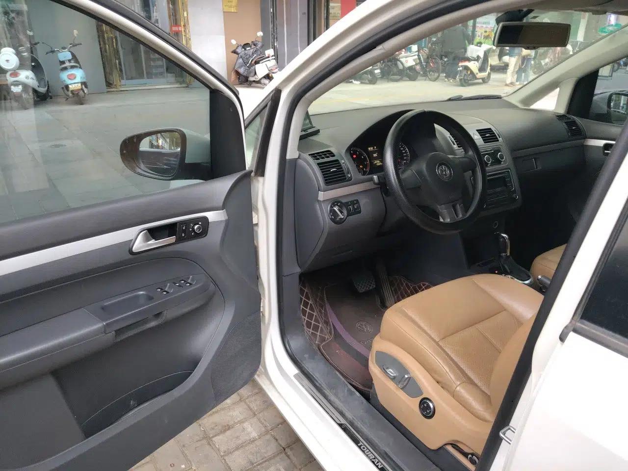 Volkswagen Touran 2013 1.4T DSG Comfort Edition 5-Seater — миниатюра 17