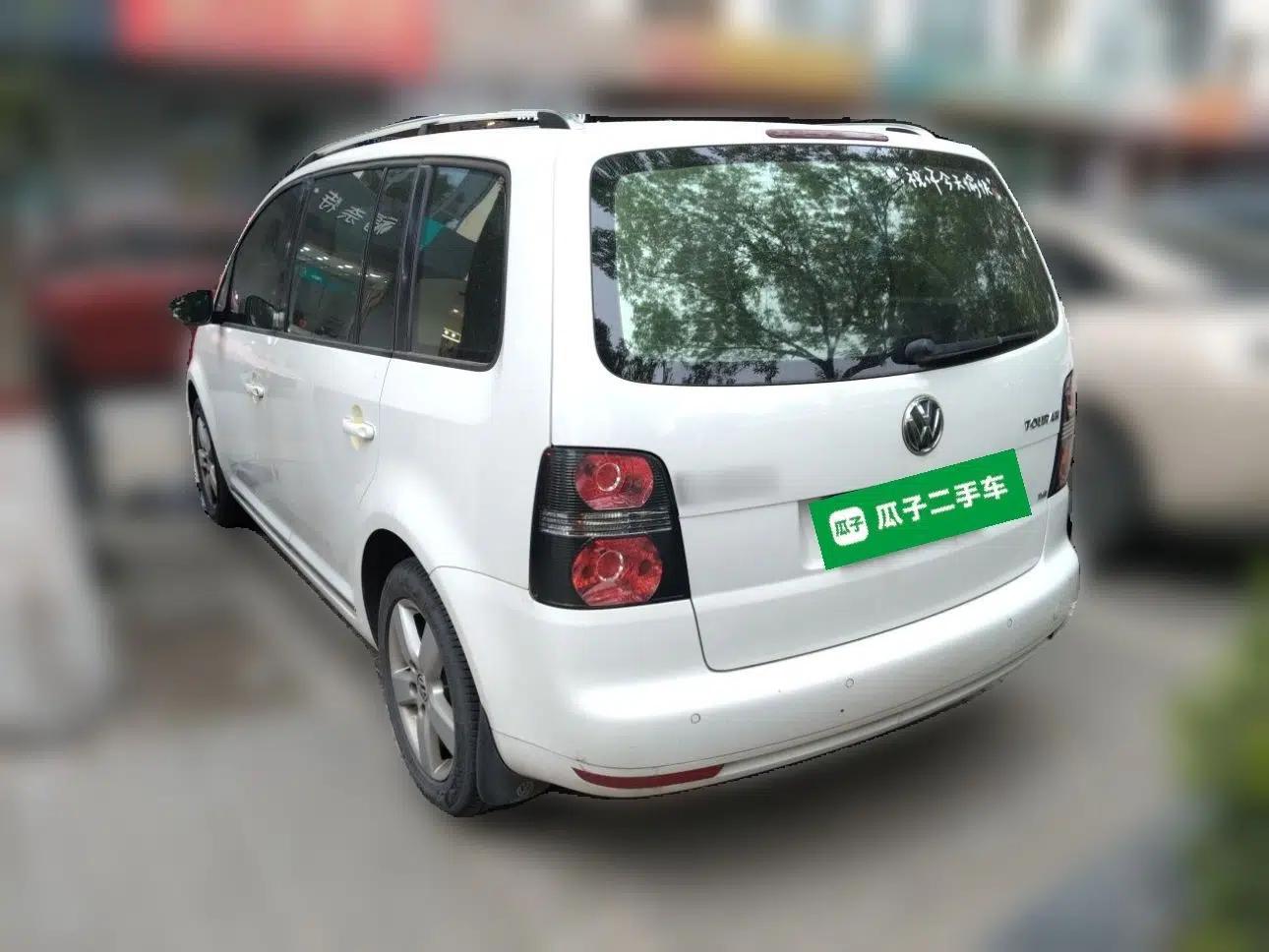 Volkswagen Touran 2013 1.4T DSG Comfort Edition 5-Seater — миниатюра 4