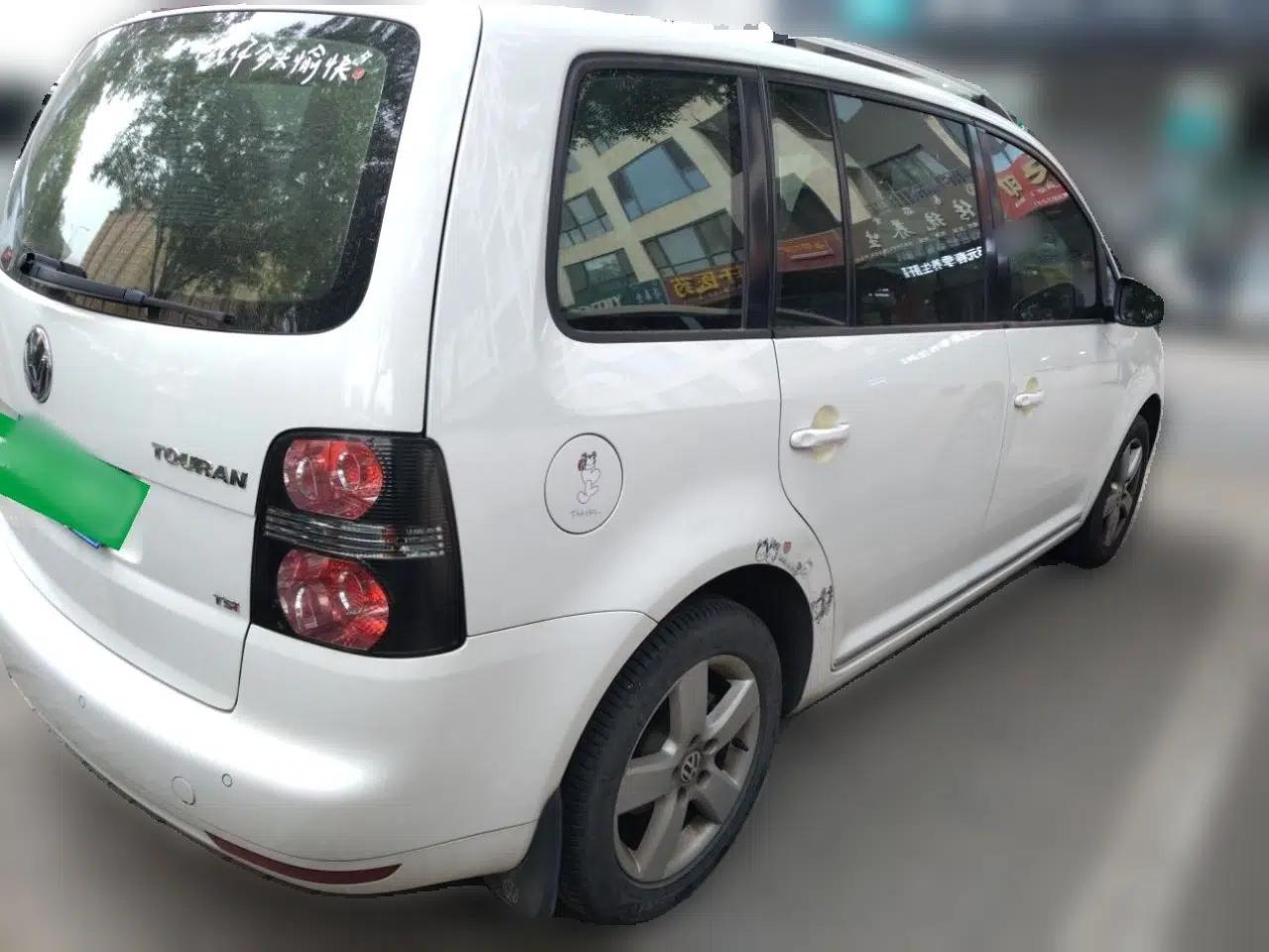 Volkswagen Touran 2013 1.4T DSG Comfort Edition 5-Seater — миниатюра 6