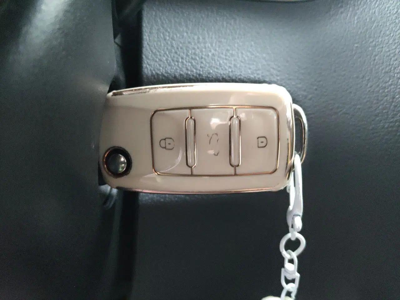 Volkswagen Touran 2013 1.4T DSG Comfort Edition 5-Seater — миниатюра 9