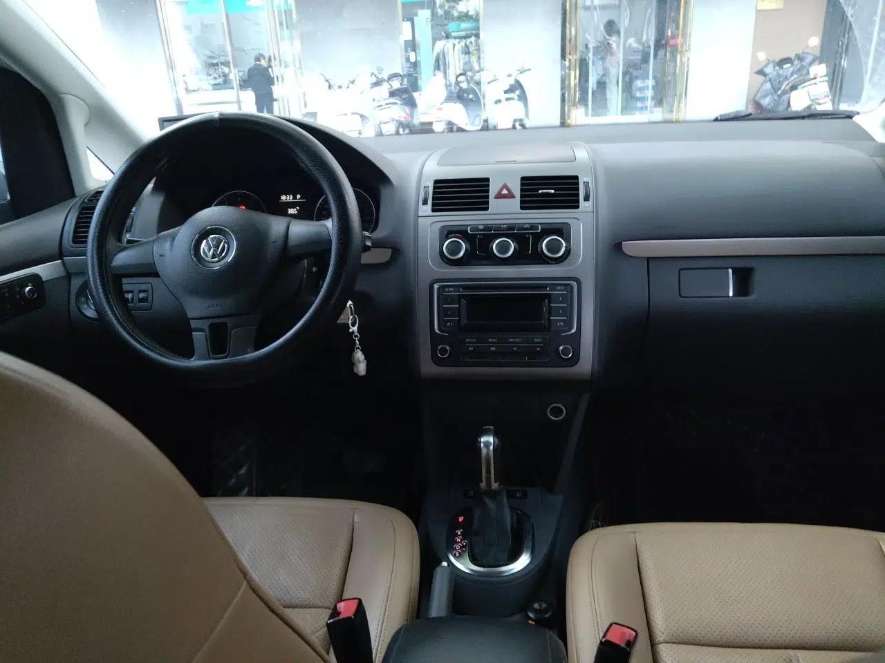Volkswagen Touran 2013 1.4T DSG Comfort Edition 5-Seater — миниатюра 10