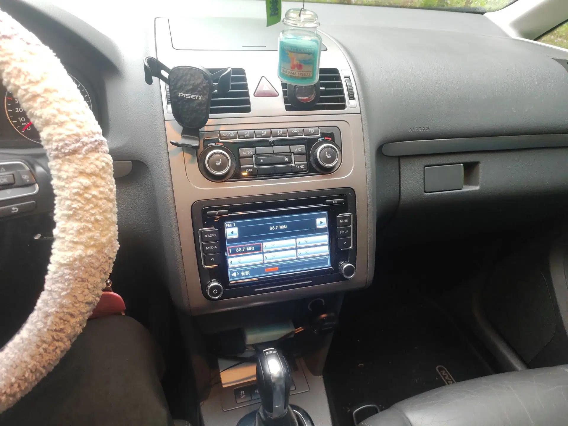 Volkswagen Touran 2013 1.4T DSG Smart Edition 5-seater — миниатюра 14