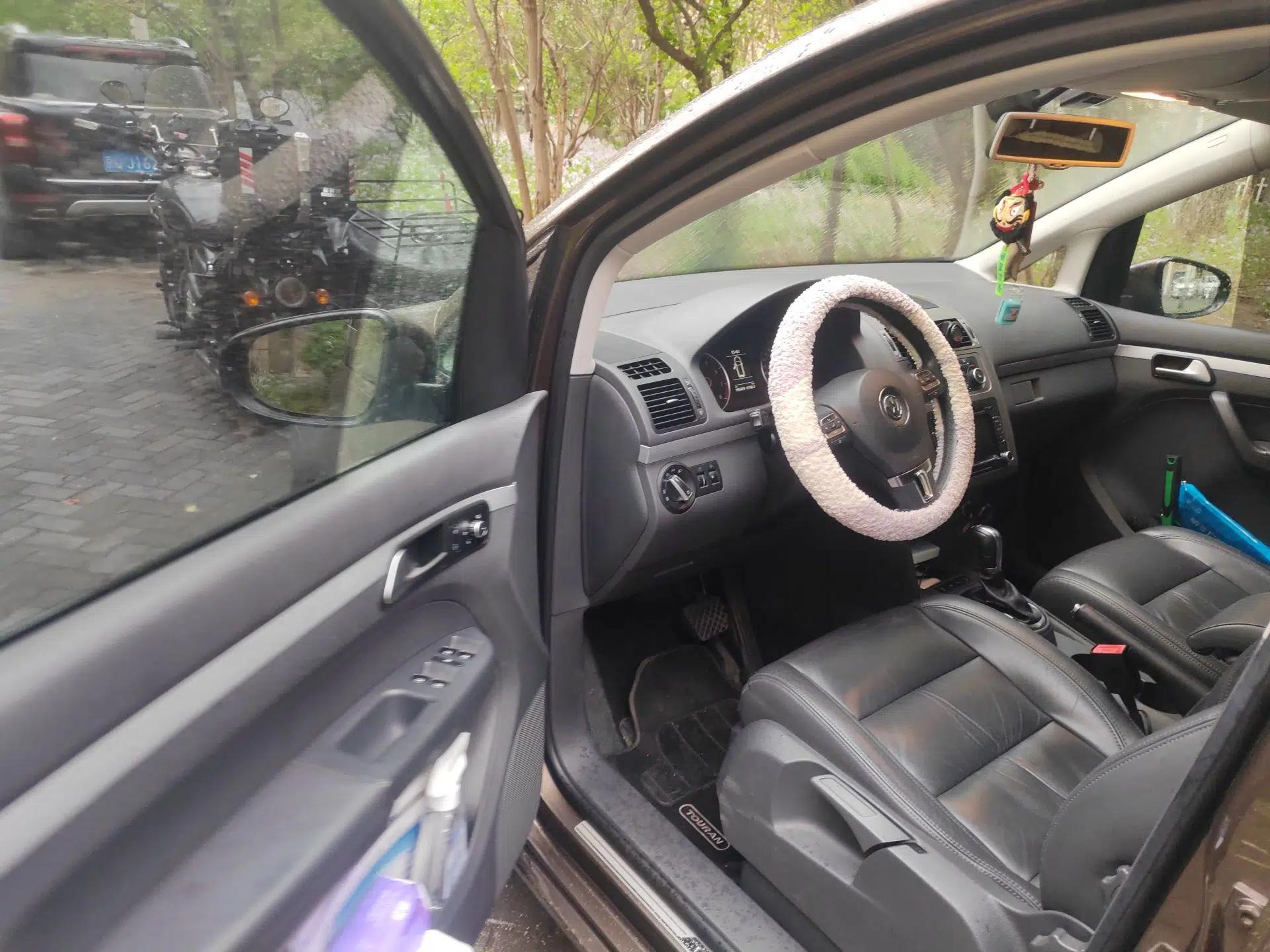 Volkswagen Touran 2013 1.4T DSG Smart Edition 5-seater — миниатюра 17