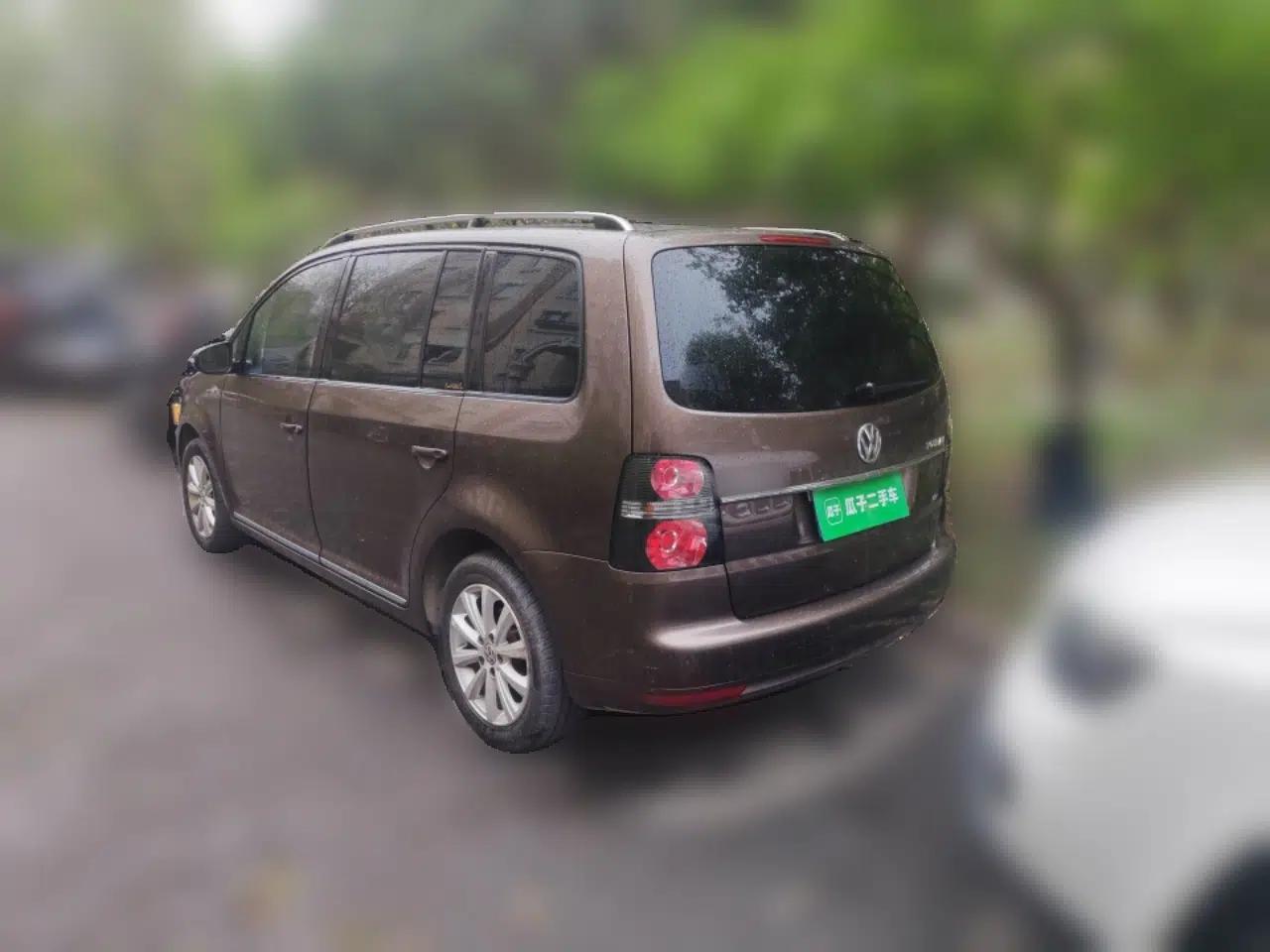 Volkswagen Touran 2013 1.4T DSG Smart Edition 5-seater — миниатюра 4