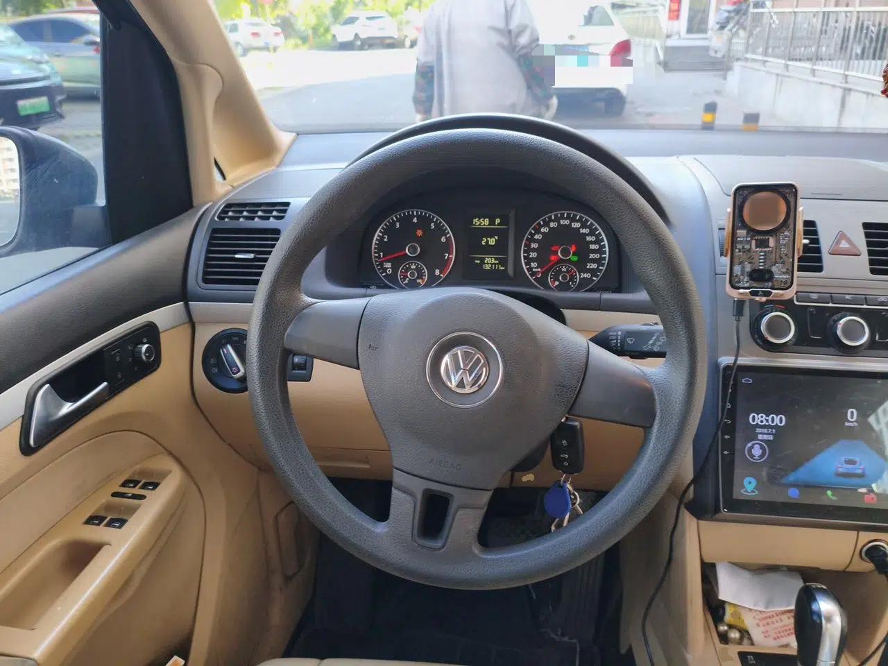 Volkswagen Touran 2011 1.4T DSG Zhiya Edition 5 Seats — миниатюра 11