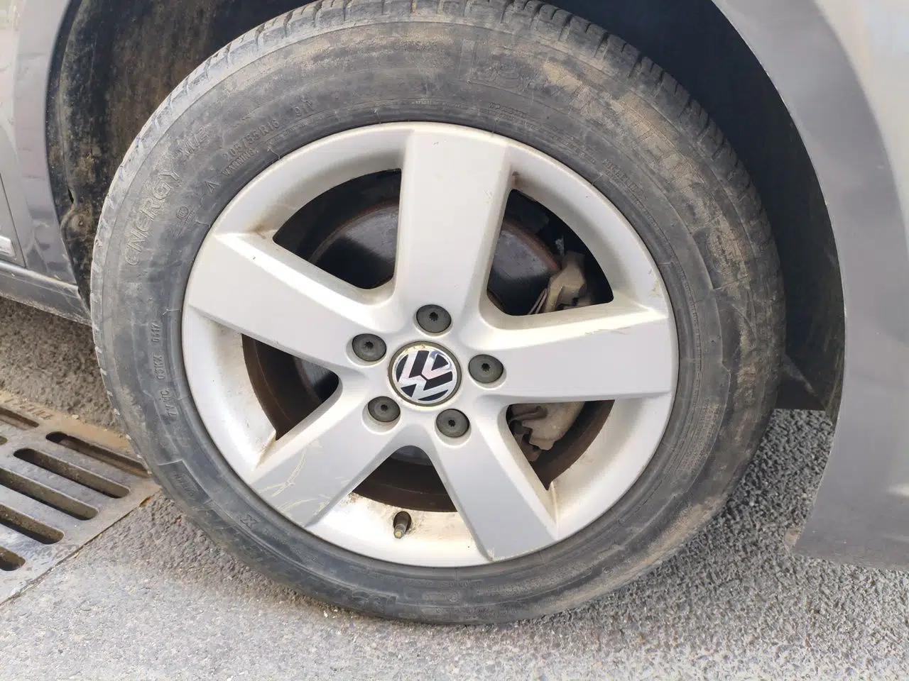 Volkswagen Touran 2011 1.4T DSG Zhiya Edition 5 Seats — миниатюра 8