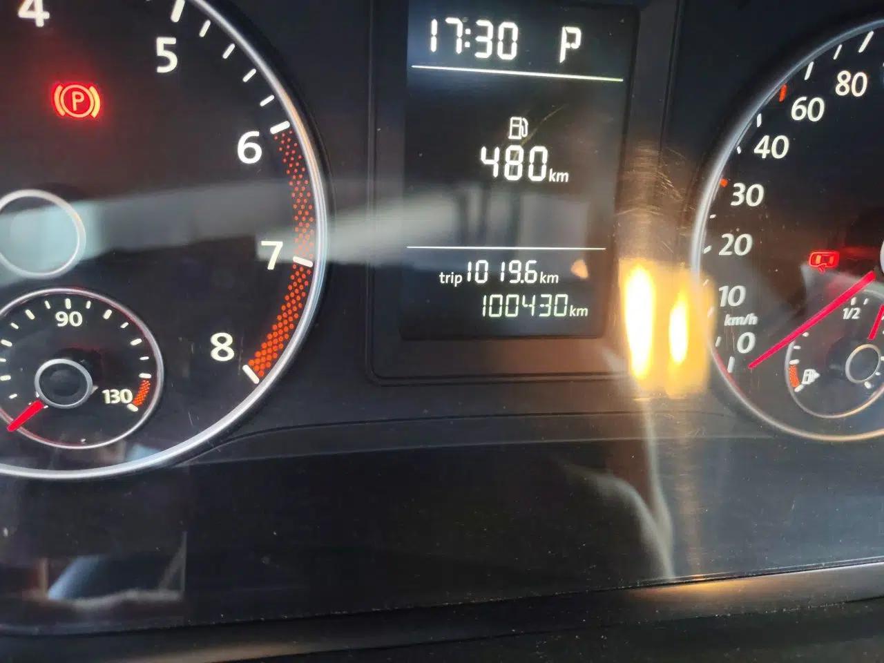 Volkswagen Touran 2015 1.4T DSG Comfort Edition 5 Seats — миниатюра 13
